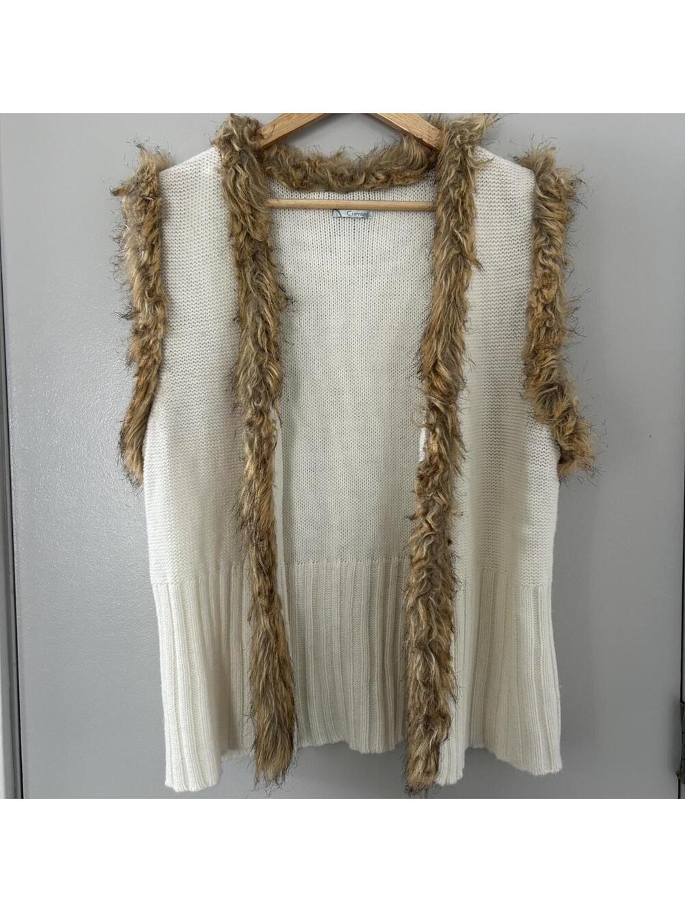 2000s cream knit cardigan with faux fur trim